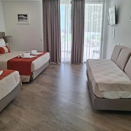 Algarpapa 4*